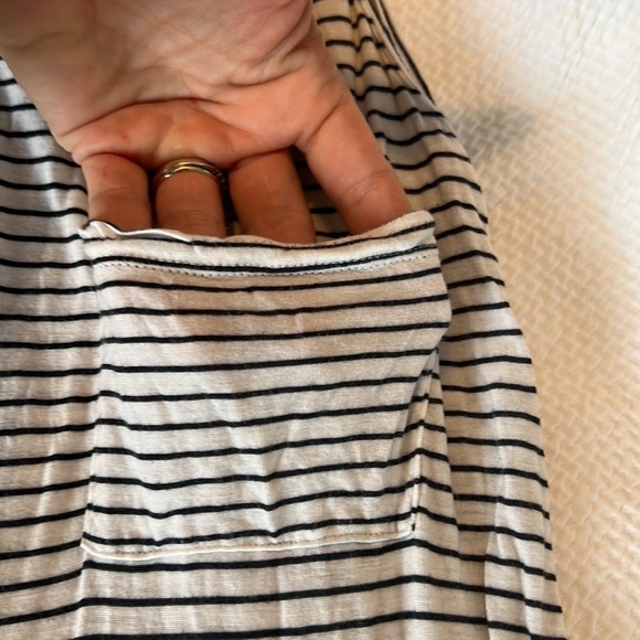 BCBG Maxazria B&W 🖤🤍 Striped Racerback Tank - Picture 2 of 8